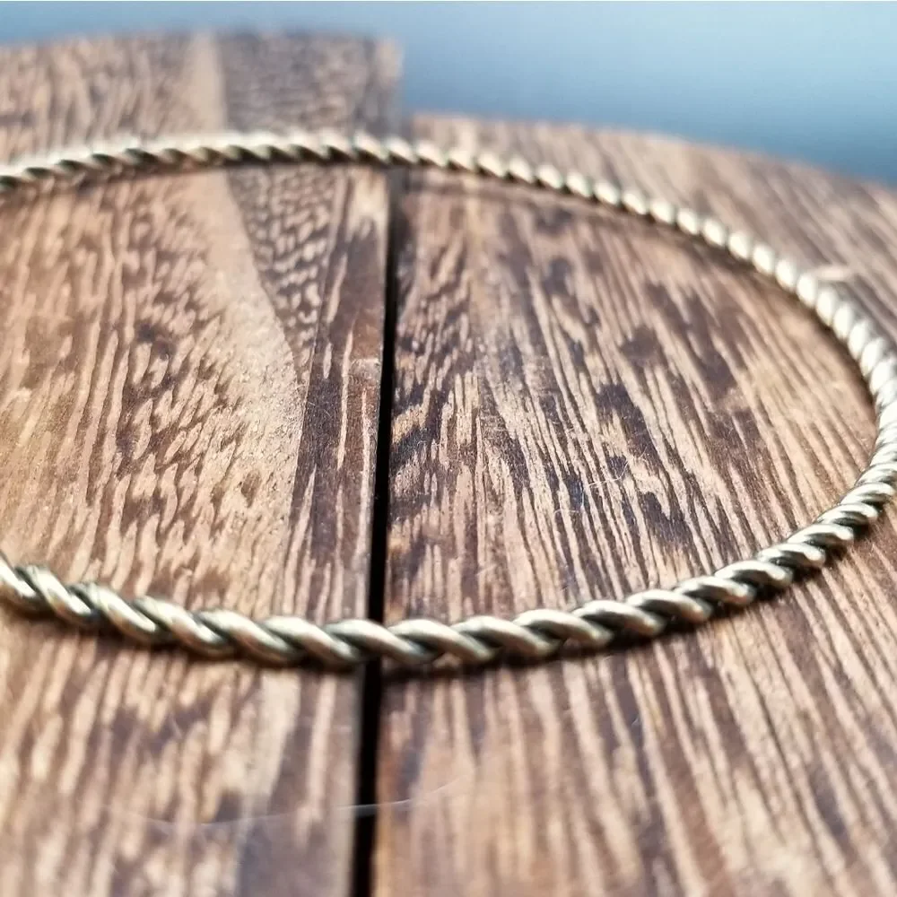 Barbed wire twist bracelet B920